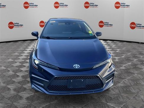 Used 2022 Toyota Corolla SE w/ SE Premium Package image 2