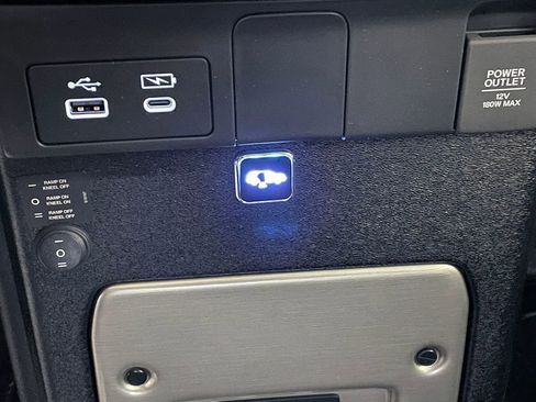 Used 2026 Honda Odyssey EX-L image 37