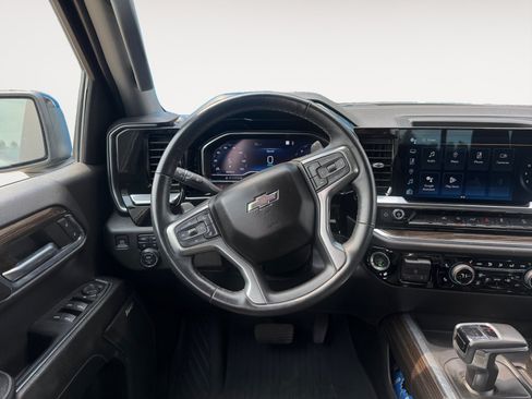 Used 2023 Chevrolet Silverado 1500 RST AWD/4WD image 12