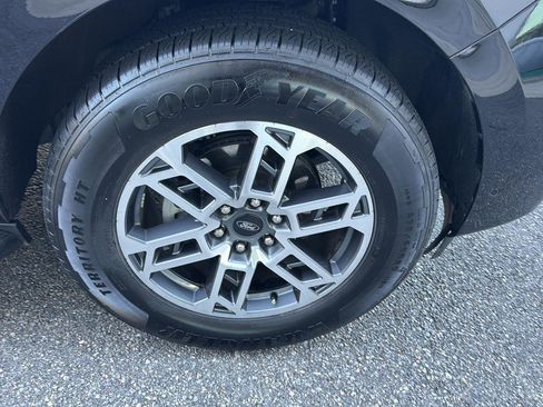 Certified 2025 Ford Expedition Active image 36