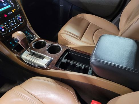 Used 2017 Buick Enclave Premium w/ Experience Buick Package FWD image 26