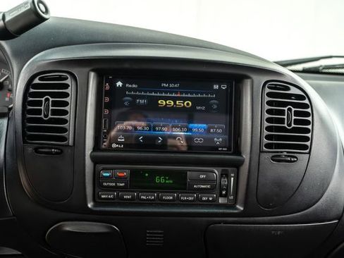 Used 2002 Ford F150 Harley-Davidson image 32