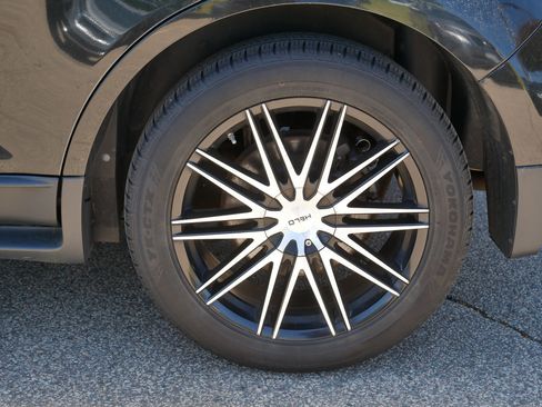 Used 2013 Ford Edge Limited FWD image 9