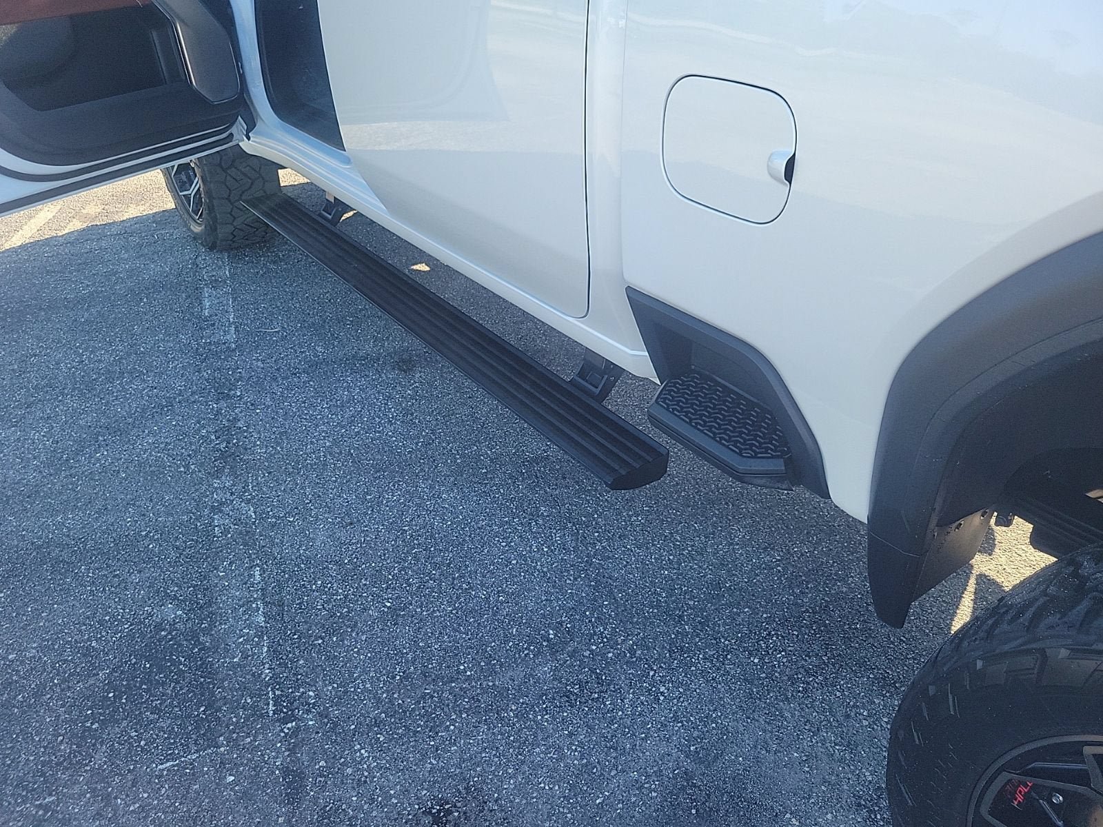 Used 2024 GMC Sierra 2500 Denali Ultimate AWD/4WD image 11