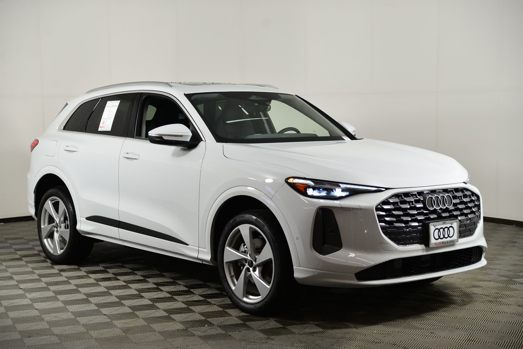 New 2025 Audi Q5 Premium Plus AWD/4WD image 6