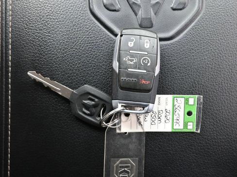 Used 2020 RAM 2500 Laramie w/ Night Edition image 20