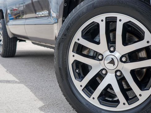 Used 2017 Toyota Tundra SR5 image 2