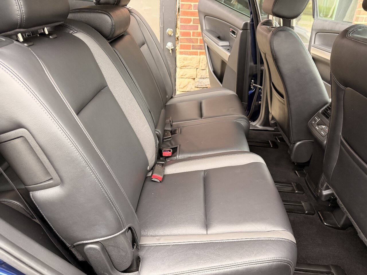 Used 2010 MAZDA CX-9 Grand Touring w/ Moonroof & Bose Audio Pkg AWD/4WD image 17