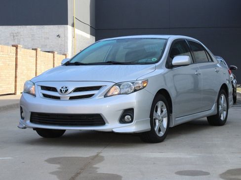 Used 2012 Toyota Corolla S image 2