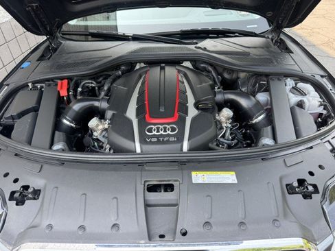 Used 2017 Audi S8 Plus AWD/4WD image 5