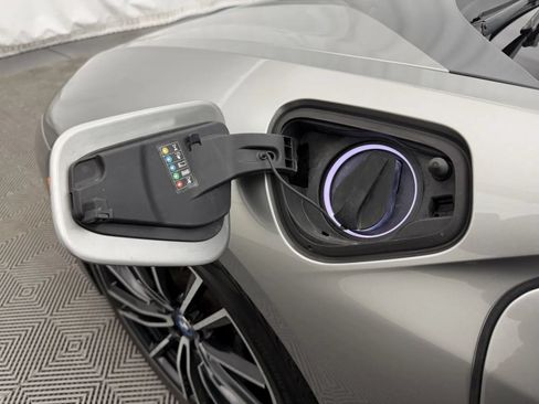Used 2019 BMW i8 Roadster AWD/4WD image 7