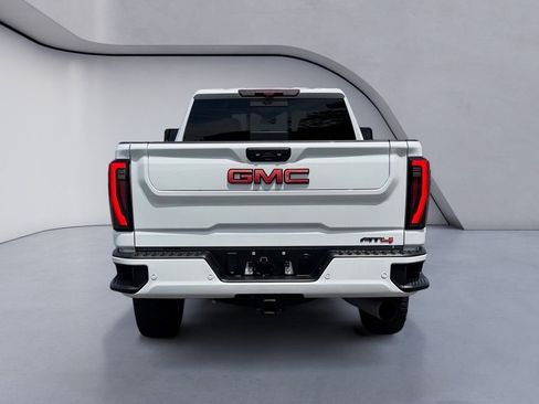 Used 2024 GMC Sierra 2500 AT4 w/ AT4 Premium Plus Package AWD/4WD image 4