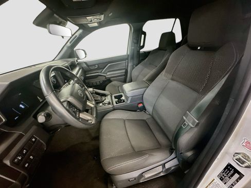 Used 2025 Toyota 4Runner SR5 AWD/4WD image 13