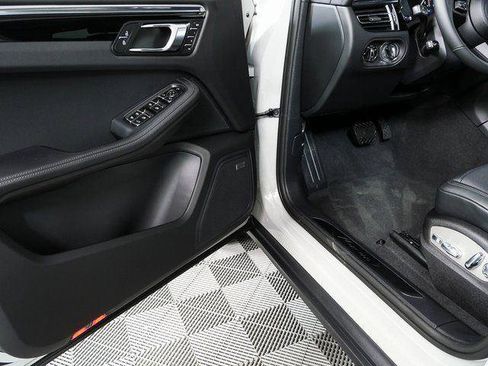 New 2026 Porsche Macan Turbo AWD/4WD image 8