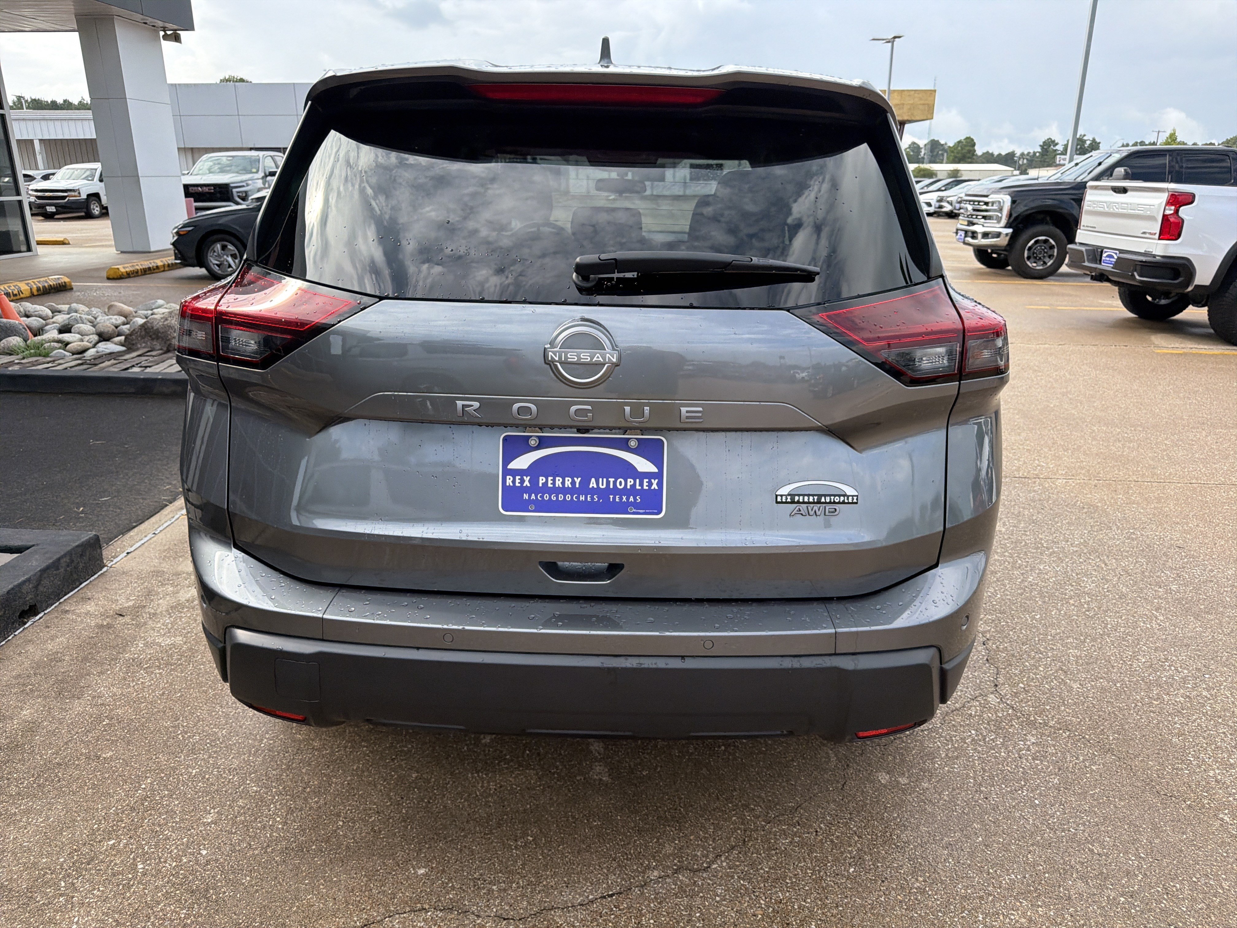 Used 2025 Nissan Rogue SV AWD/4WD image 25