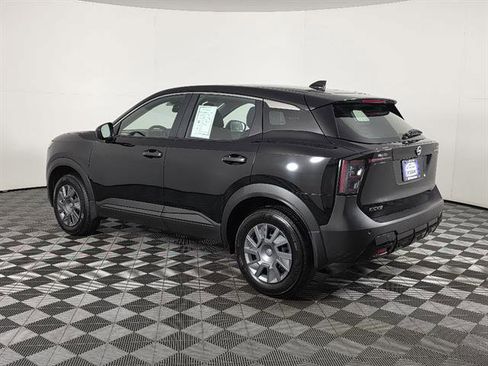 Used 2025 Nissan Kicks S FWD image 7