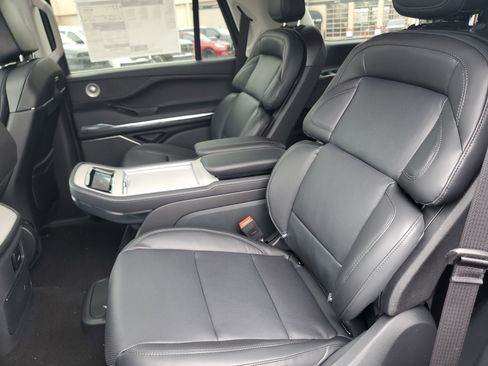 New 2026 Lincoln Navigator Reserve image 30