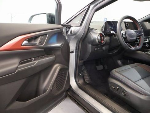 New 2026 Chevrolet Equinox EV RS image 8