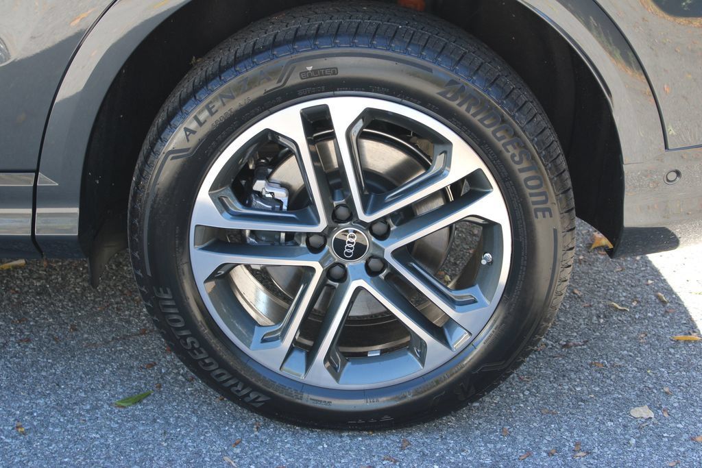 Certified 2025 Audi Q5 Premium w/ Premium Plus AWD/4WD image 38