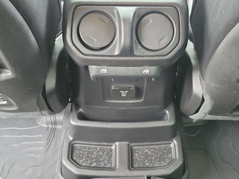 Used 2019 Jeep Wrangler Unlimited Rubicon image 19