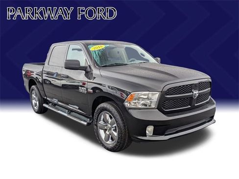 Used 2018 RAM 1500 Express w/ Express Value Package image 3