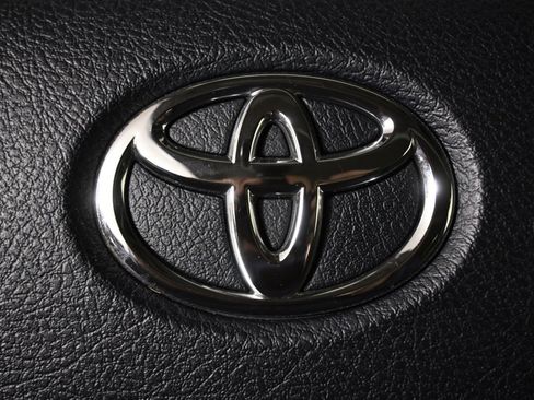 Used 2022 Toyota 4Runner SR5 Premium image 39