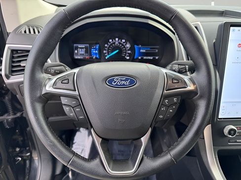 Used 2023 Ford Edge SEL image 13