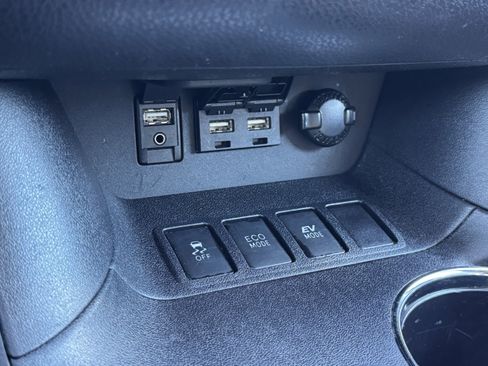 Used 2019 Toyota Highlander XLE image 32