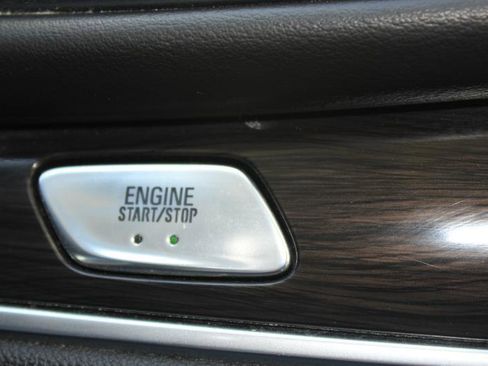Used 2023 Buick Enclave Essence w/ Sound and Sites Package AWD/4WD image 35