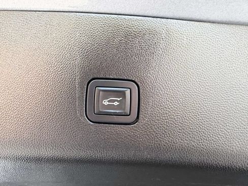 Used 2018 Chevrolet Traverse LT AWD/4WD image 10