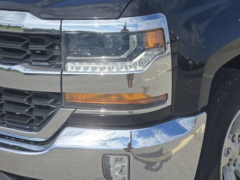 Used 2018 Chevrolet Silverado 1500 LT w/ All Star Edition AWD/4WD image 10