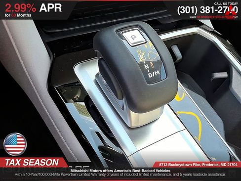 Used 2025 Mitsubishi Outlander SE image 11