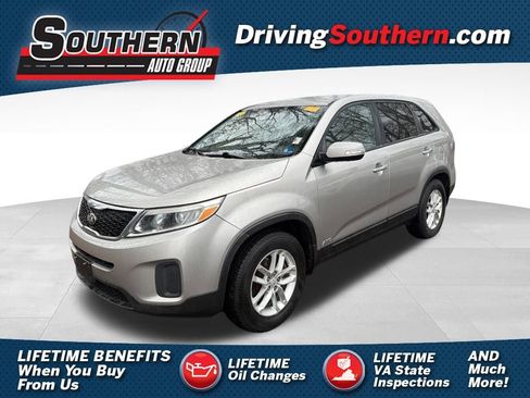 Used 2015 Kia Sorento LX image 1