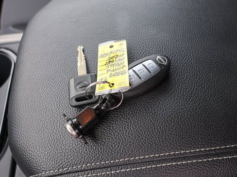 Used 2024 Nissan Titan SV w/ SV Bronze Edition Package image 26