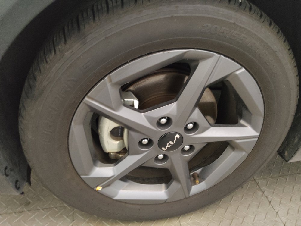 Used 2025 Kia K4 FWD image 31