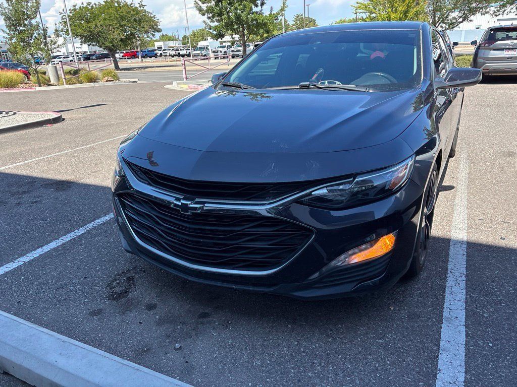 Used 2022 Chevrolet Malibu LT w/ Leather Package FWD image 4