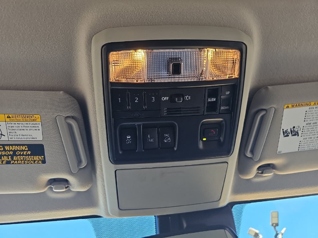 Used 2022 Toyota 4Runner Limited AWD/4WD image 31