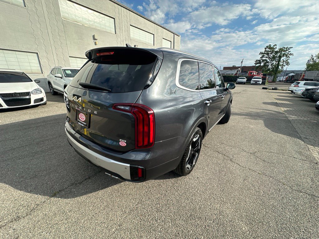 Used 2024 Kia Telluride S w/ S Sunroof Package AWD/4WD image 3