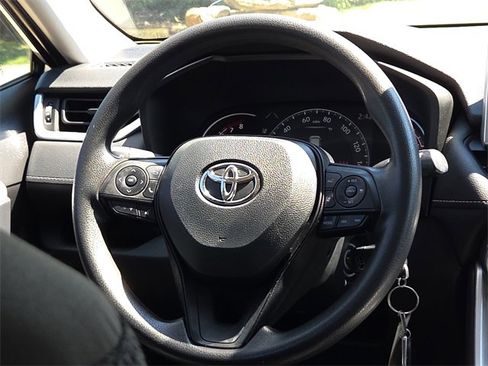 Used 2023 Toyota RAV4 LE image 12