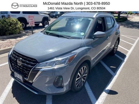 Used 2022 Nissan Kicks SV FWD image 1