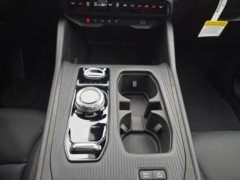 New 2026 Jeep Cherokee Overland w/ Advanced Pro Tech Group AWD/4WD image 24