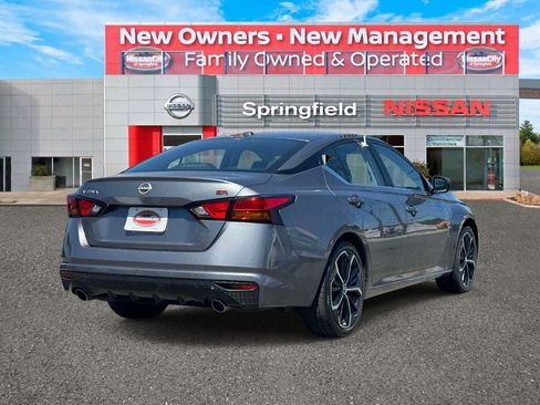 Used 2023 Nissan Altima 2.5 SR FWD image 5