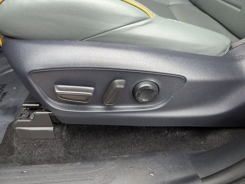 Used 2024 Toyota Tacoma Trailhunter image 15