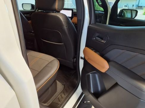 Used 2024 GMC Canyon AT4 AWD/4WD image 28