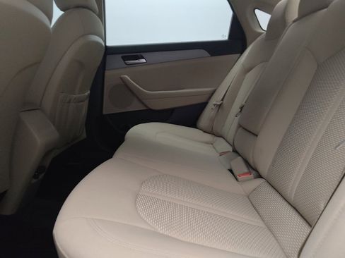 Used 2019 Hyundai Sonata SE w/ Cargo Package FWD image 18