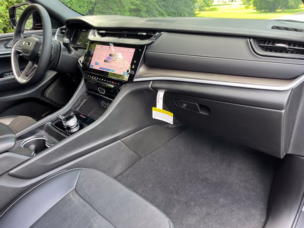 New 2026 Jeep Grand Cherokee Altitude AWD/4WD image 38