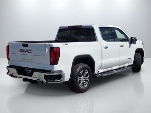 Used 2023 GMC Sierra 1500 SLT w/ SLT Convenience Package image 4