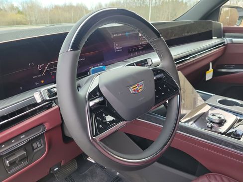 New 2026 Cadillac Escalade Luxury w/ LPO, Radiant Package AWD/4WD image 20
