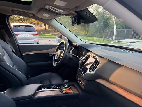 Used 2024 Volvo XC90 B6 Plus w/ Protection Package Premier image 15