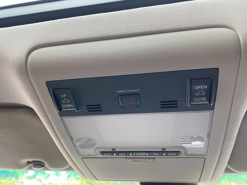 Used 2015 Lexus LS 460 w/ Comfort Package RWD image 39
